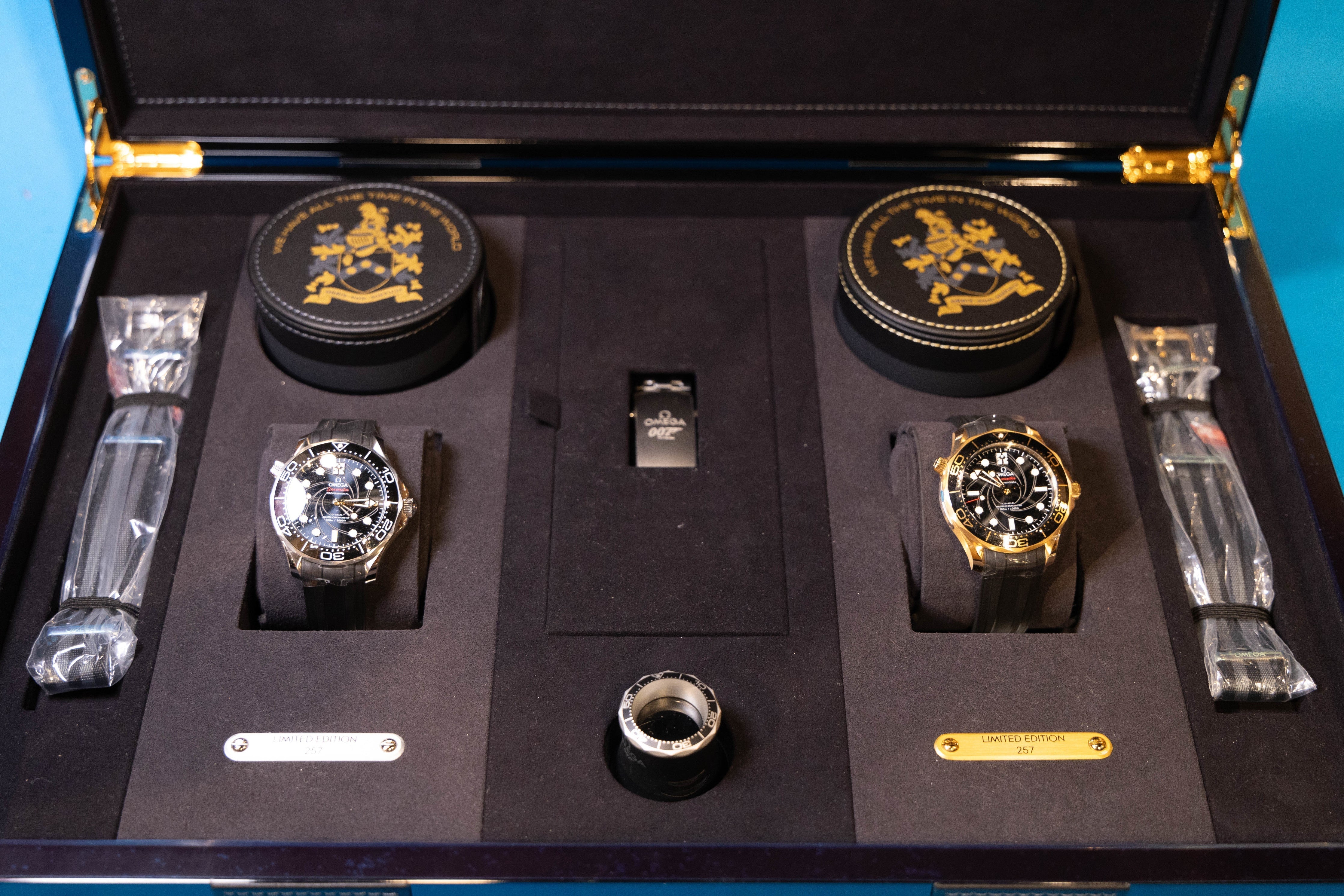 Omega Seamaster Diver 300 m James Bond Limited Edition Set